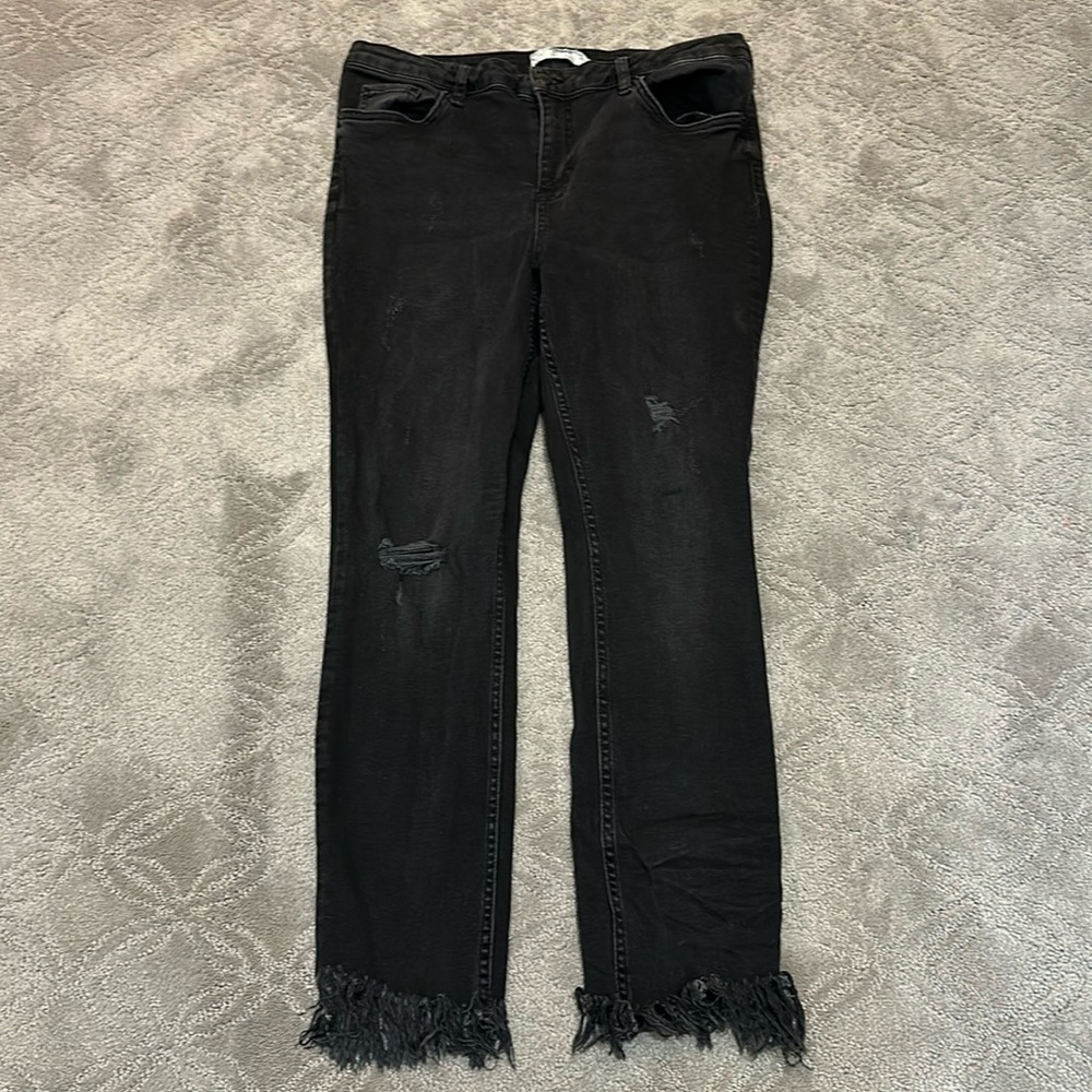 Free People Distressed Skinny Jeans. Size 31.